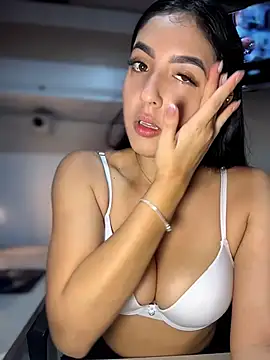 MarianaBenz online show from 06.24.26