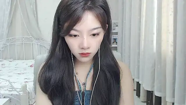 Snapshot of Jenny-Z chatting on 06.02.26 Jenny-Z online show from 06.02.26