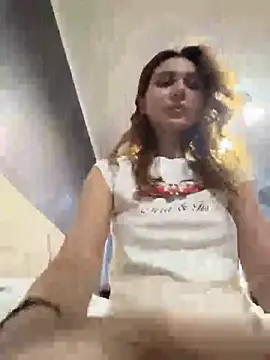 Snapshot of QuitieLia chatting on 11.18.25 QuitieLia online show from 11.18.25