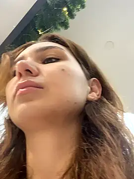 Snapshot of QuitieLia chatting on 11.26.25 QuitieLia online show from 11.26.25