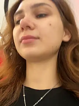 Snapshot of QuitieLia chatting on 12.03.25 QuitieLia online show from 12.03.25