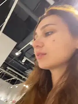 Snapshot of QuitieLia chatting on 12.05.25 QuitieLia online show from 12.05.25