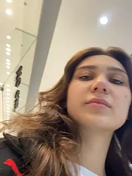 Snapshot of QuitieLia chatting on 12.14.25 QuitieLia online show from 12.14.25