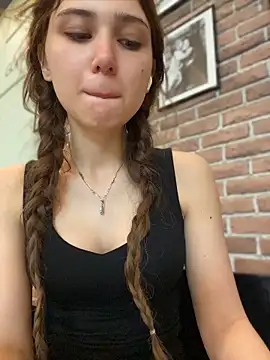 QuitieLia online show from 05.14.26