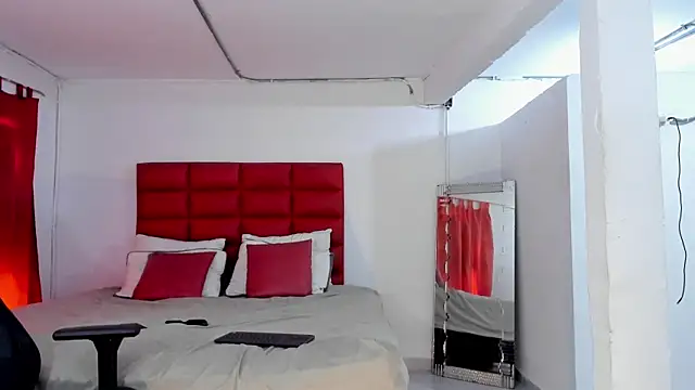 LyonGallego  online show from 12.15.25