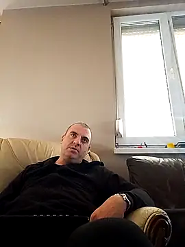 Snapshot of LSD669 chatting on 11.10.25 LSD669 online show from 11.10.25