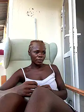 Snapshot of petiteebony_81 chatting on 01.17.26 petiteebony 81 online show from 01.17.26