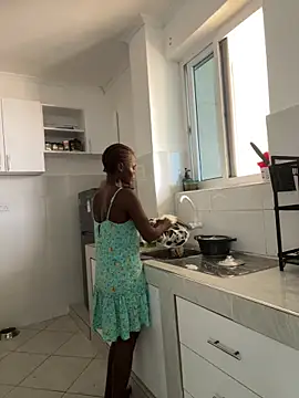 Snapshot of petiteebony_81 chatting on 02.16.26 petiteebony 81 online show from 02.16.26