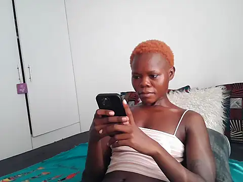 Snapshot of petiteebony_81 chatting on 05.19.26 petiteebony 81 online show from 05.19.26