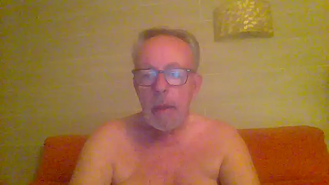 Snapshot of tuggy59 chatting on 04.28.26 tuggy59 online show from 04.28.26