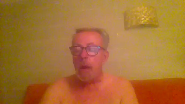 Snapshot of tuggy59 chatting on 05.15.26 tuggy59 online show from 05.15.26