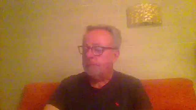 Snapshot of tuggy59 chatting on 05.19.26 tuggy59 online show from 05.19.26