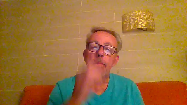 Snapshot of tuggy59 chatting on 05.28.26 tuggy59 online show from 05.28.26