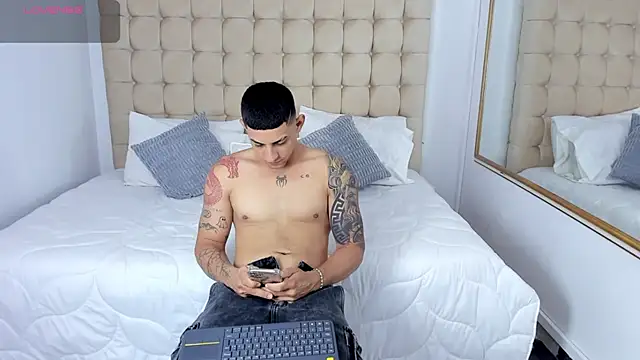 Alex cute77 online show from 11.20.25