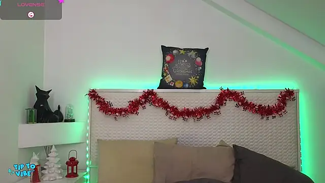 Eva Rogers  online show from 01.01.25