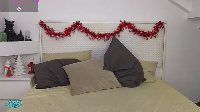 Eva Rogers  online show from 01.06.25