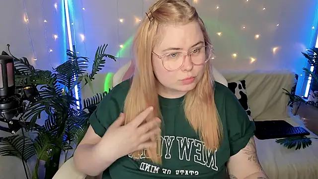 Akemi BBW online show from 01.17.25