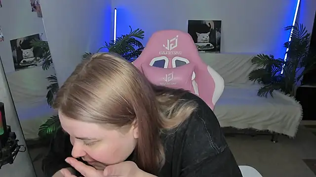 Akemi BBW online show from 03.06.25