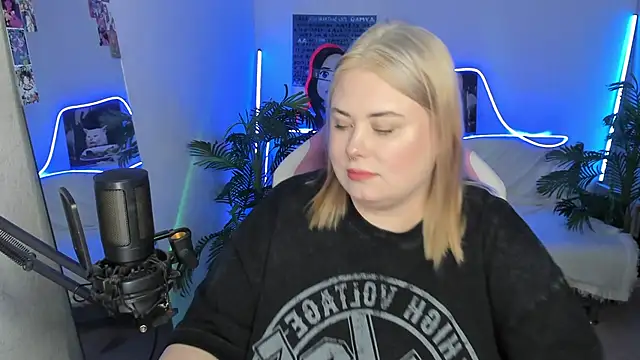 Akemi BBW online show from 03.20.25