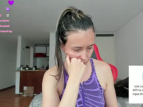 Snapshot of zoe_jeane_beker chatting on 05.20.26 zoe jeane beker online show from 05.20.26