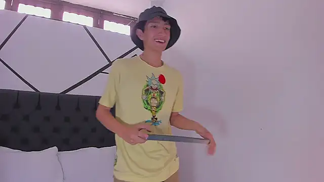 DereckCooperr online show from 02.10.25