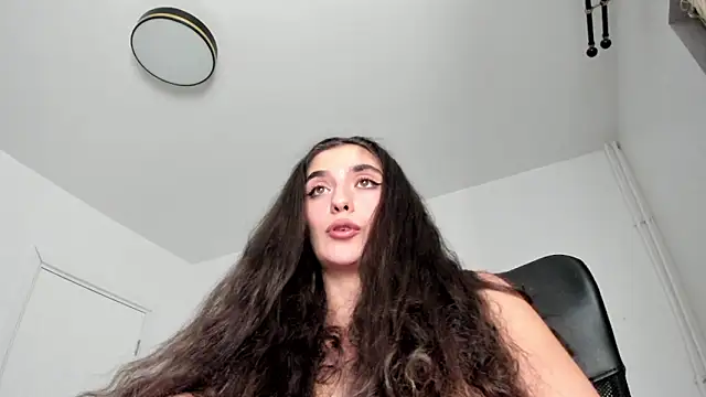 PortraitMarie online show from 12.26.24