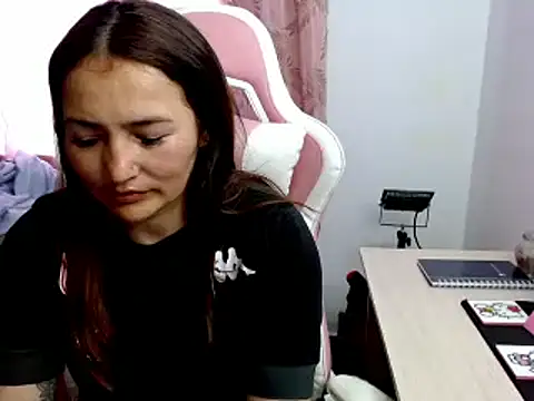 EVA GRAYS online show from 02.03.25