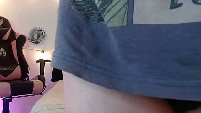 Snapshot of Katy_Van chatting on 02.07.25 Katy Van online show from 02.07.25