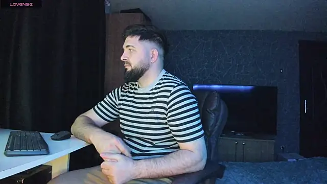 Snapshot of Eduu2322 chatting on 01.10.25 Eduu2322 online show from 01.10.25