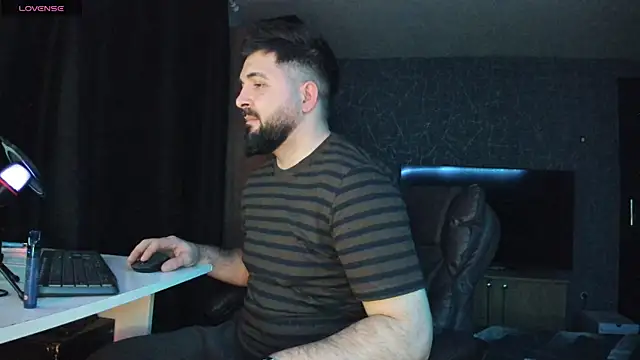 Snapshot of Eduu2322 chatting on 01.15.25 Eduu2322 online show from 01.15.25