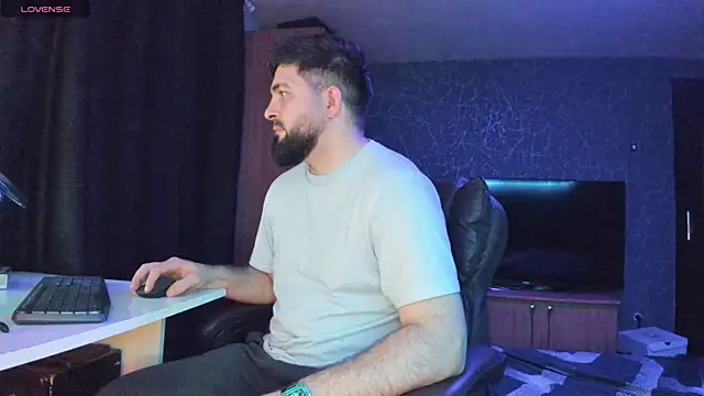 Snapshot of Eduu2322 chatting on 01.25.25 Eduu2322 online show from 01.25.25