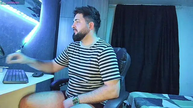 Snapshot of Eduu2322 chatting on 02.02.25 Eduu2322 online show from 02.02.25