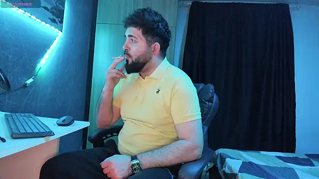 Snapshot of Eduu2322 chatting on 02.05.25 Eduu2322 online show from 02.05.25