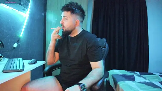 Snapshot of Eduu2322 chatting on 02.10.25 Eduu2322 online show from 02.10.25