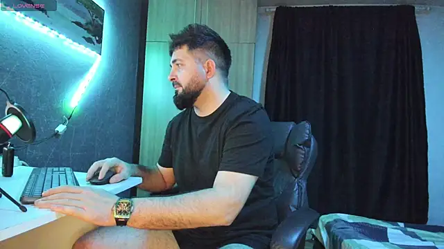 Snapshot of Eduu2322 chatting on 02.19.25 Eduu2322 online show from 02.19.25