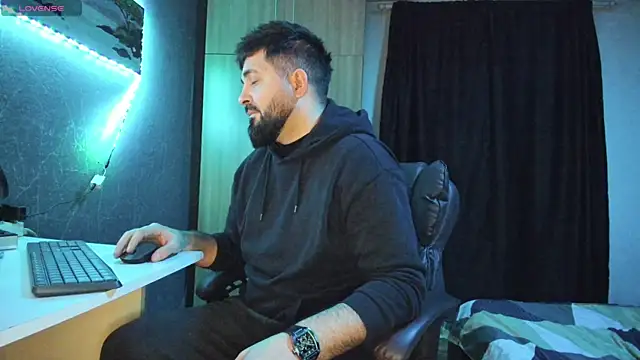 Snapshot of Eduu2322 chatting on 02.24.25 Eduu2322 online show from 02.24.25