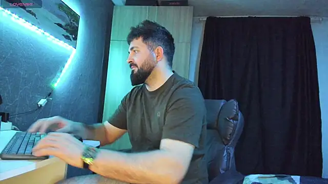 Snapshot of Eduu2322 chatting on 02.28.25 Eduu2322 online show from 02.28.25