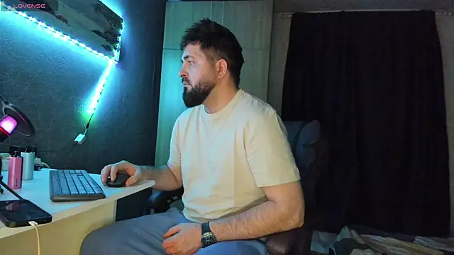 Snapshot of Eduu2322 chatting on 03.03.25 Eduu2322 online show from 03.03.25