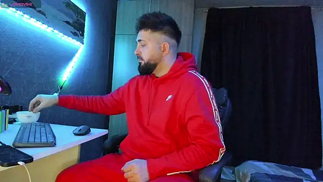 Snapshot of Eduu2322 chatting on 03.05.25 Eduu2322 online show from 03.05.25