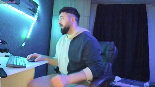 Snapshot of Eduu2322 chatting on 03.13.25 Eduu2322 online show from 03.13.25