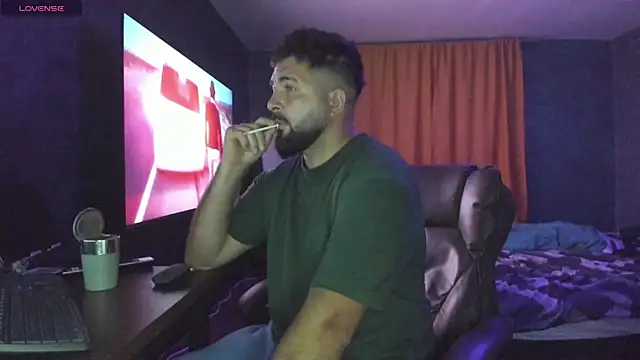 Snapshot of Eduu2322 chatting on 09.19.25 Eduu2322 online show from 09.19.25