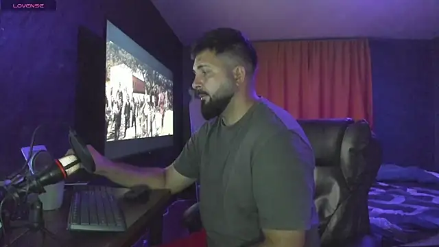 Snapshot of Eduu2322 chatting on 09.20.25 Eduu2322 online show from 09.20.25