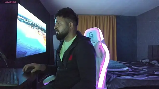 Snapshot of Eduu2322 chatting on 09.25.25 Eduu2322 online show from 09.25.25