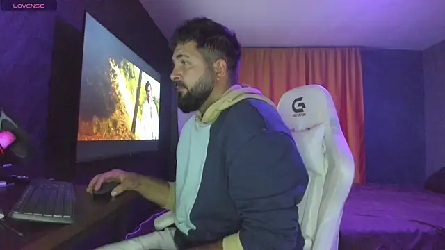 Snapshot of Eduu2322 chatting on 10.03.25 Eduu2322 online show from 10.03.25