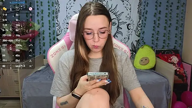 Snapshot of Sweet_frosti chatting on 02.04.25 Sweet frosti online show from 02.04.25