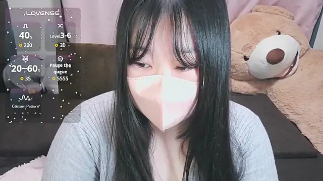 Snapshot of yuinyan3150 chatting on 02.25.26 yuinyan3150 online show from 02.25.26