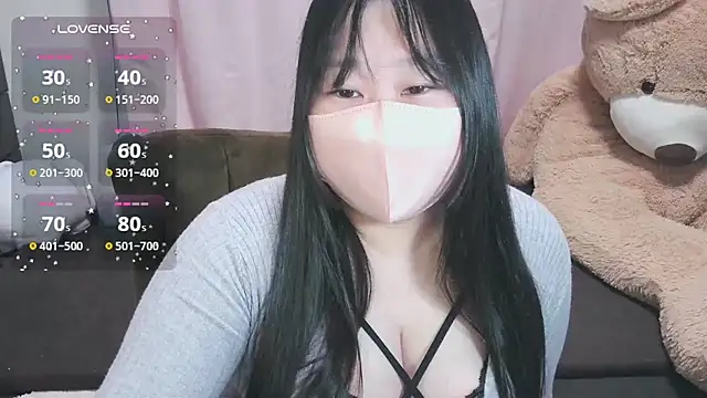 Snapshot of yuinyan3150 chatting on 05.17.26 yuinyan3150 online show from 05.17.26
