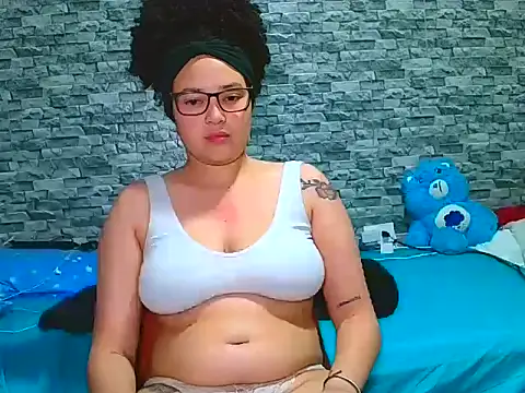 Snapshot of vanellope12 chatting on 11.07.25 vanellope12 online show from 11.07.25