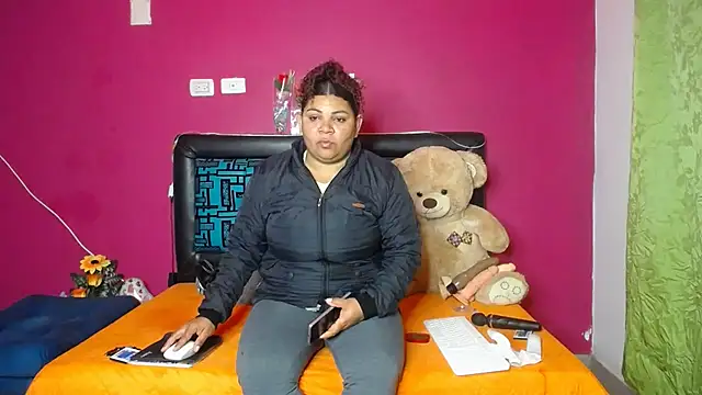 karolhot916 online show from 01.14.26