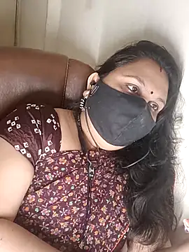 Snapshot of Love-priya chatting on 02.18.26 Love-priya online show from 02.18.26
